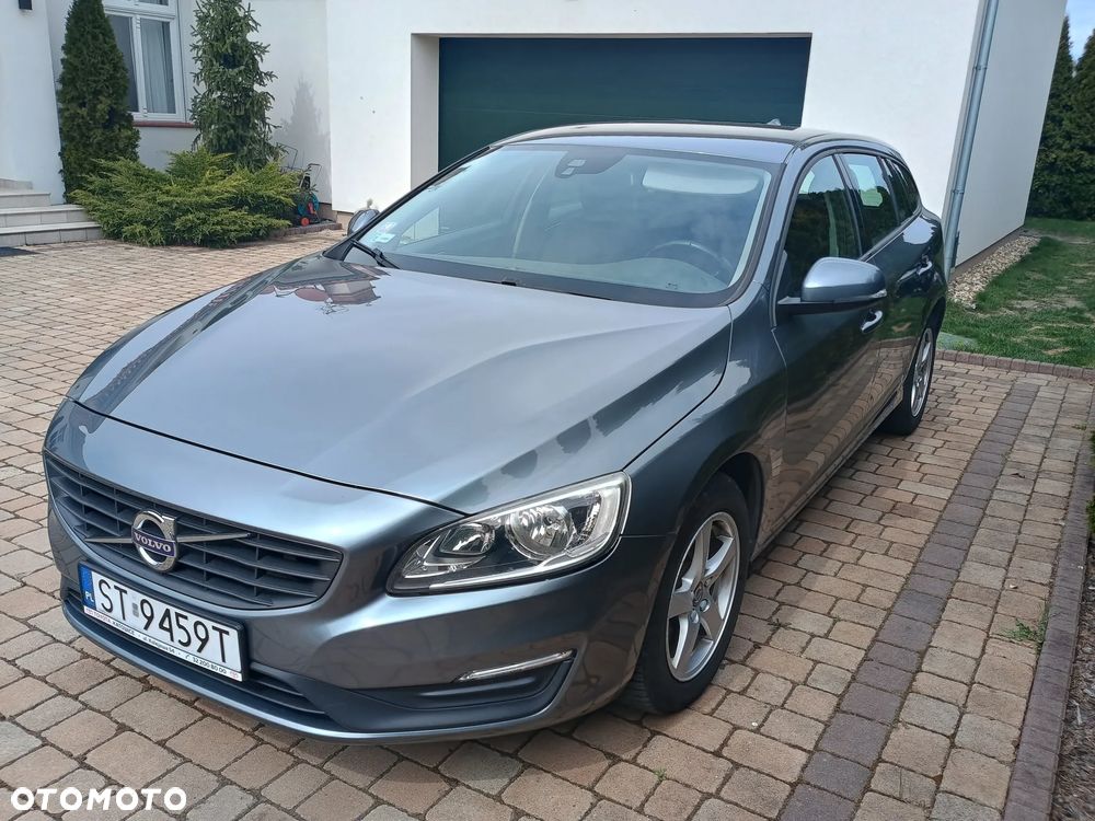 Volvo V60 D2 Geartronic Momentum - 1