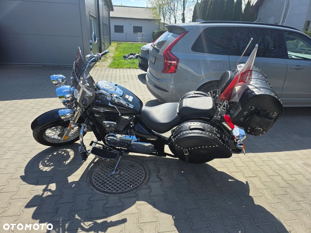Suzuki Intruder - 4