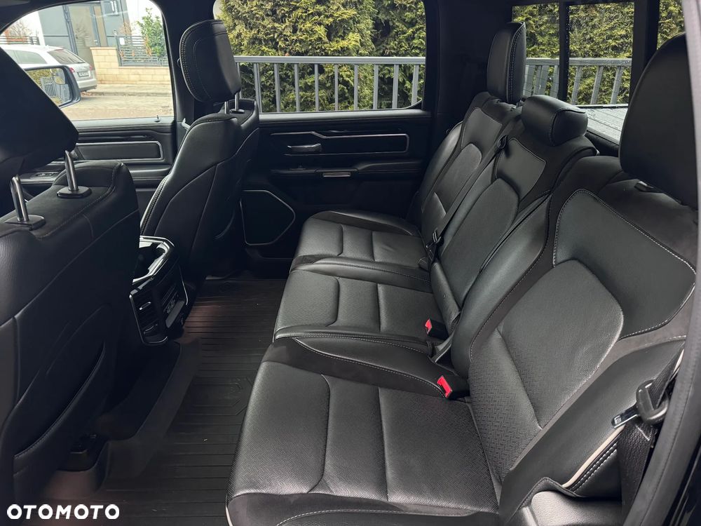 RAM 1500 Crew Cab Shortbed Laramie - 14