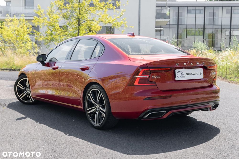Volvo S60 T5 R-Design - 5