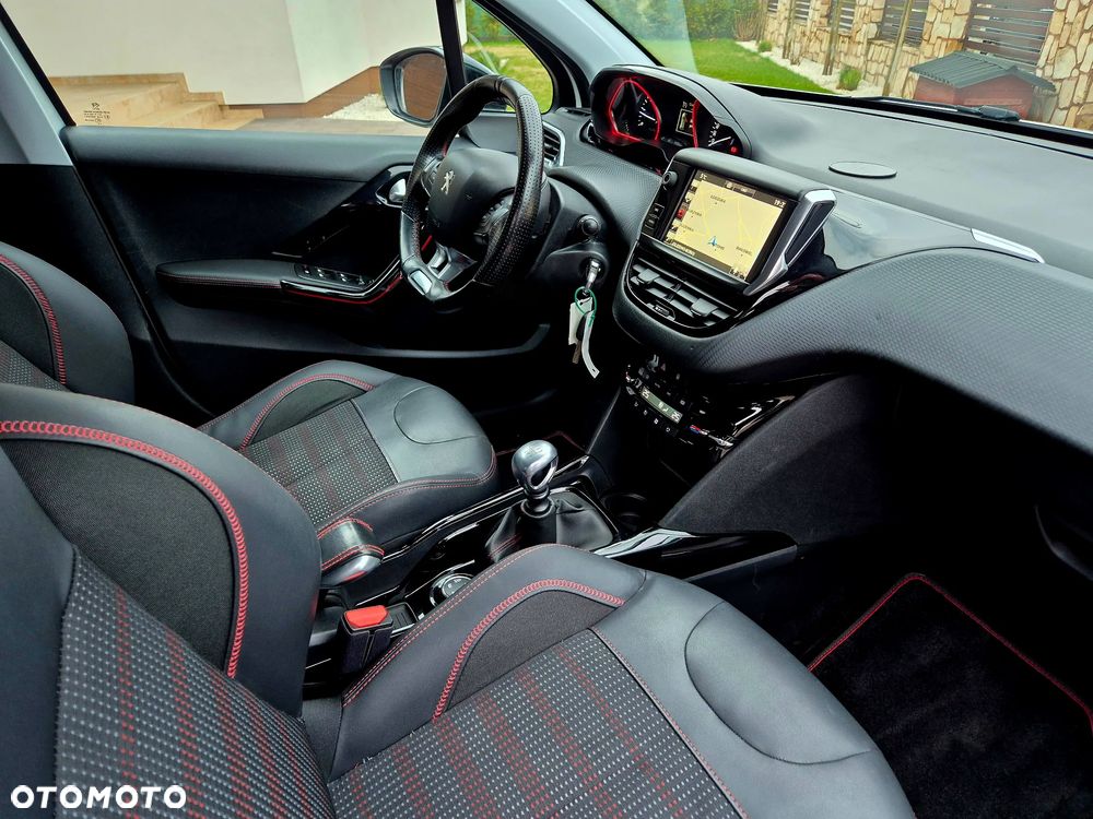 Peugeot 2008 BlueHDi FAP 120 STOP & START GT-Line Edition - 20