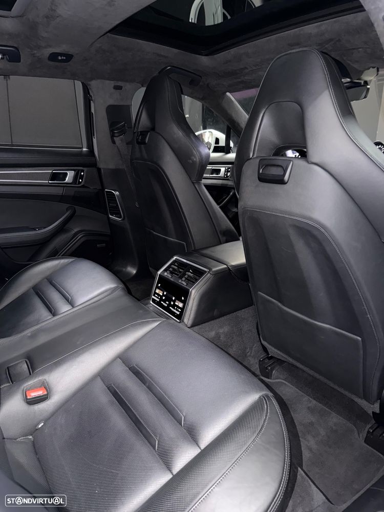 Porsche Panamera Sport Turismo Turbo S E-Hybrid - 22