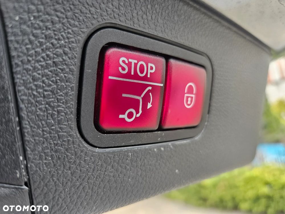 Mercedes-Benz GLC - 12