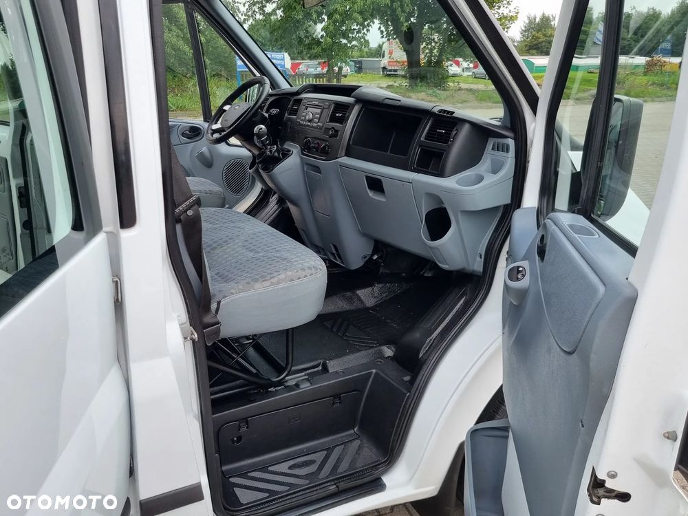 Ford Transit - 18