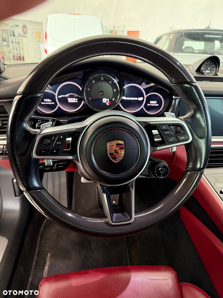 Porsche Panamera - 22