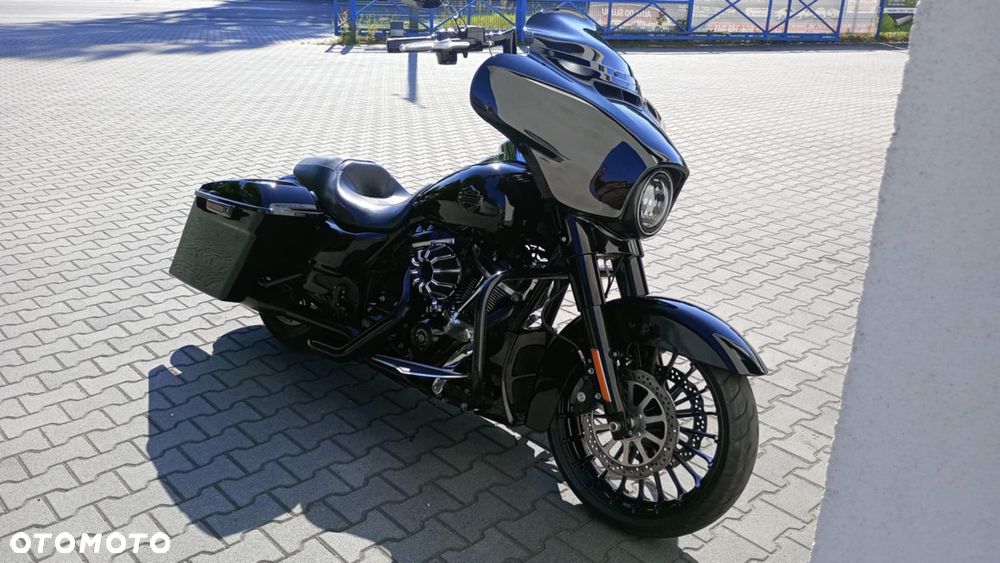 Harley-Davidson Touring Street Glide - 1