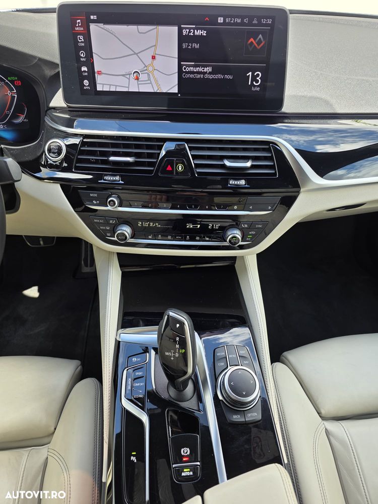 BMW Seria 5 530i xDrive AT MHEV - 16