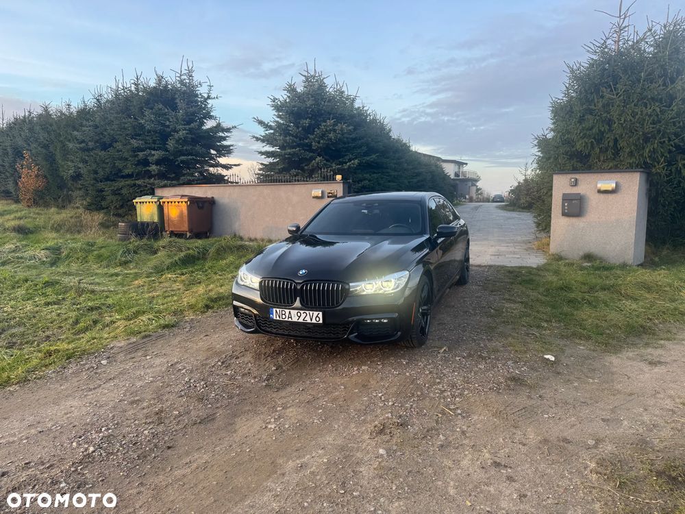 BMW Seria 7 740i - 1