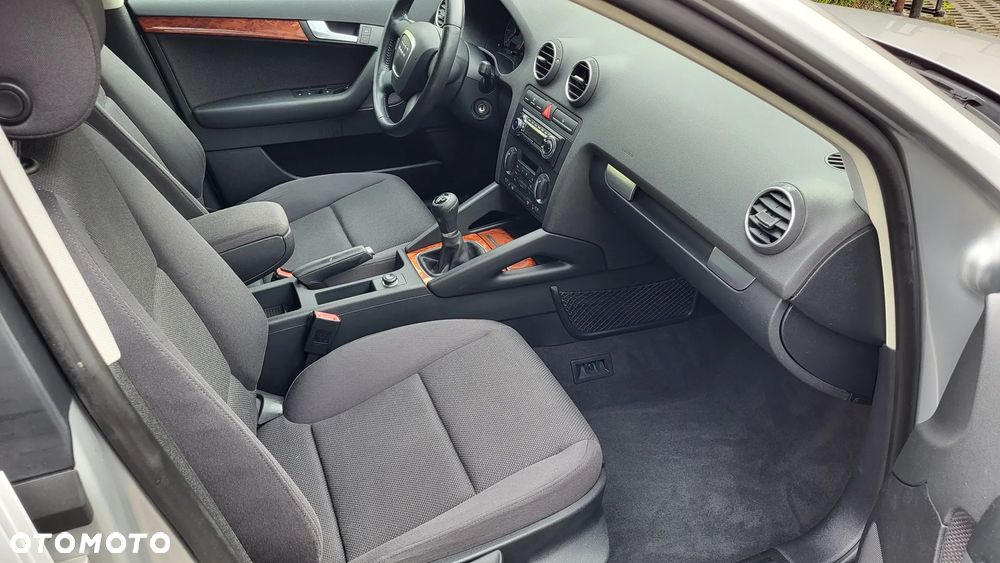 Audi A3 Sportback 1.6 Ambition - 6