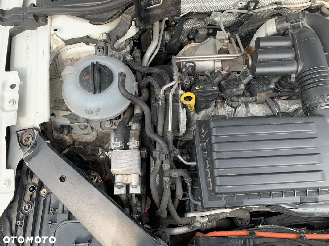 Volkswagen Passat - 17