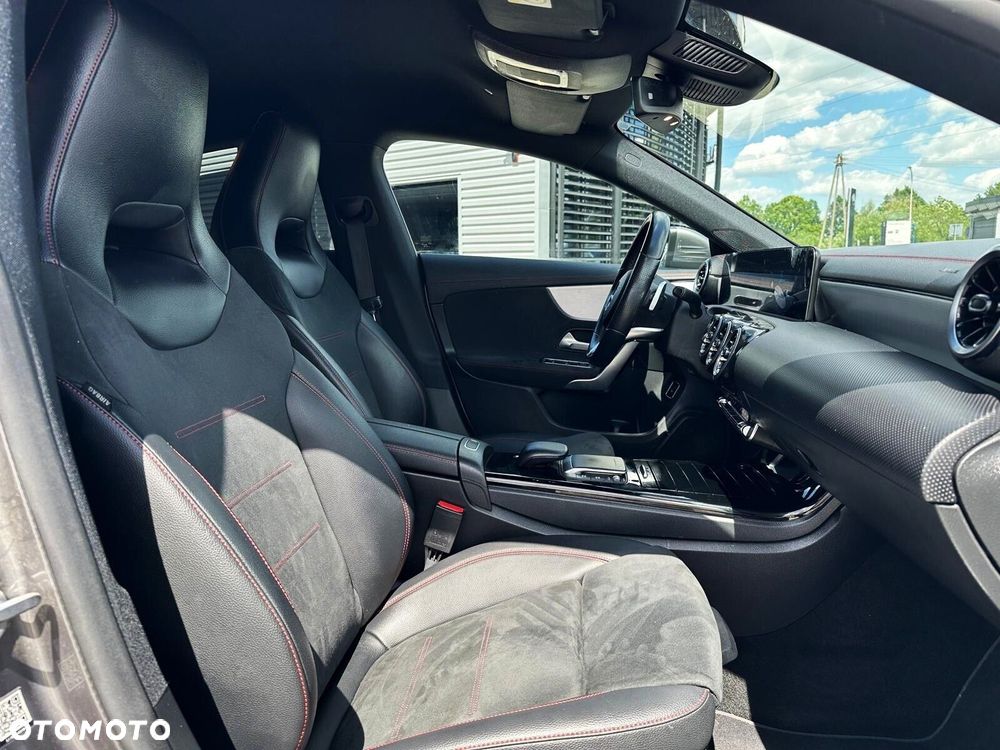 Mercedes-Benz CLA - 13