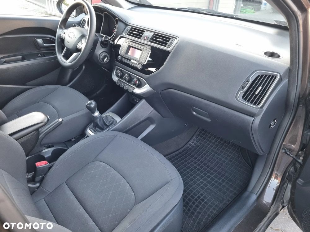 Kia Rio 1.2 L - 14