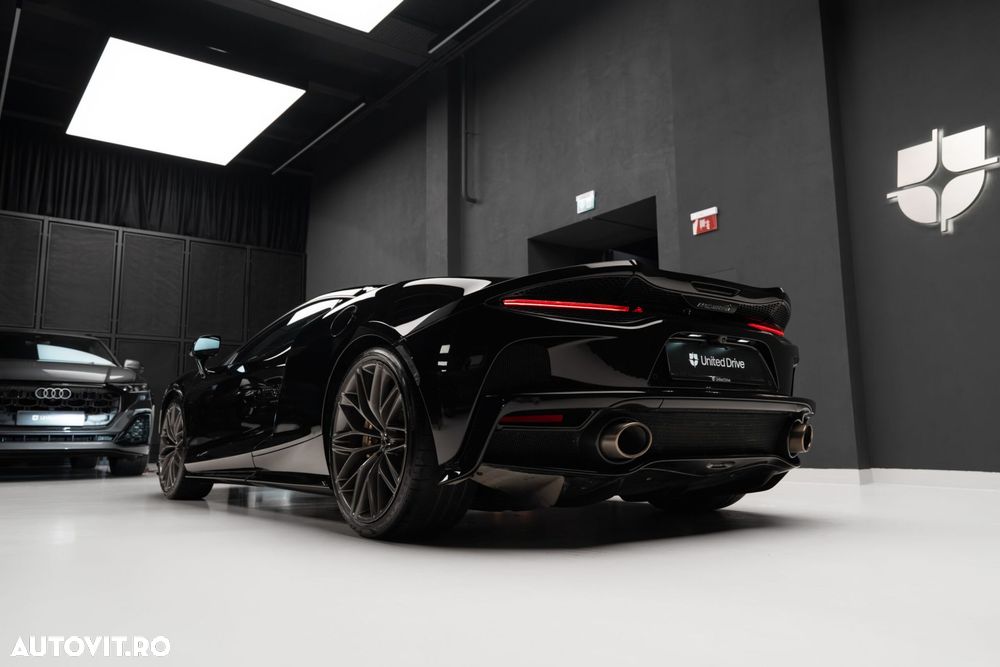 McLaren GT - 23