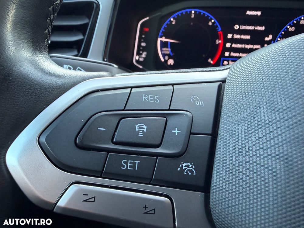 Volkswagen T-Roc 2.0 TDI SCR Life - 24