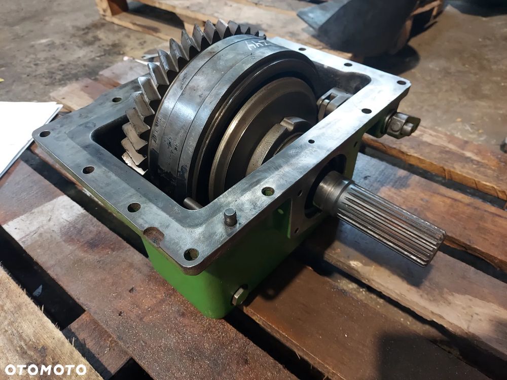 Przystawka przedniego napędu R134577 R124197 Z44 JOHN DEERE 6910 2000R - 2