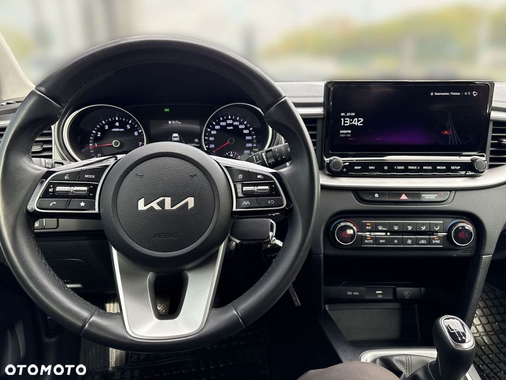 Kia Ceed - 13