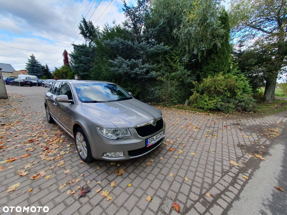 Skoda Superb 2.0 TDI Exclusive - 2