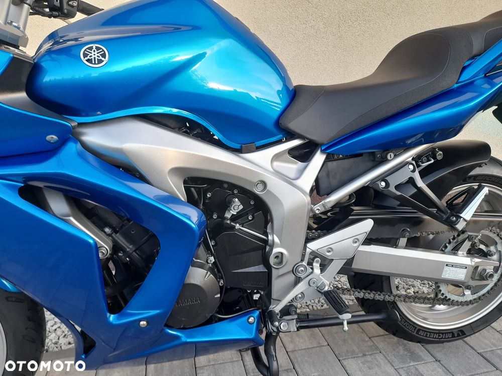 Yamaha FZ6 - 32