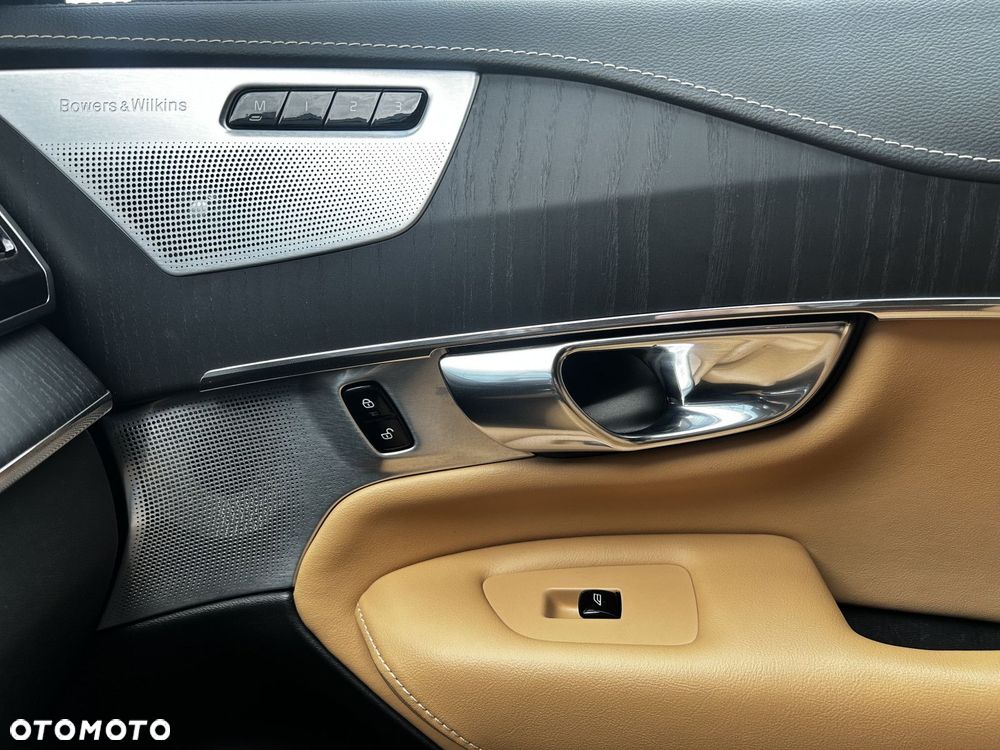 Volvo XC 90 - 21
