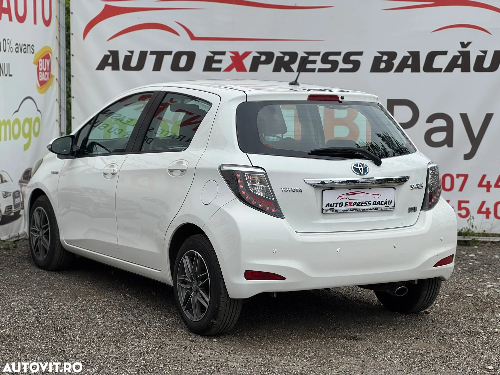 Toyota Yaris - 4