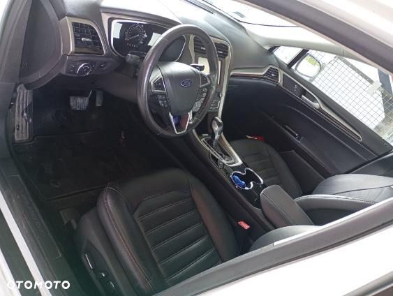 Ford Fusion - 8