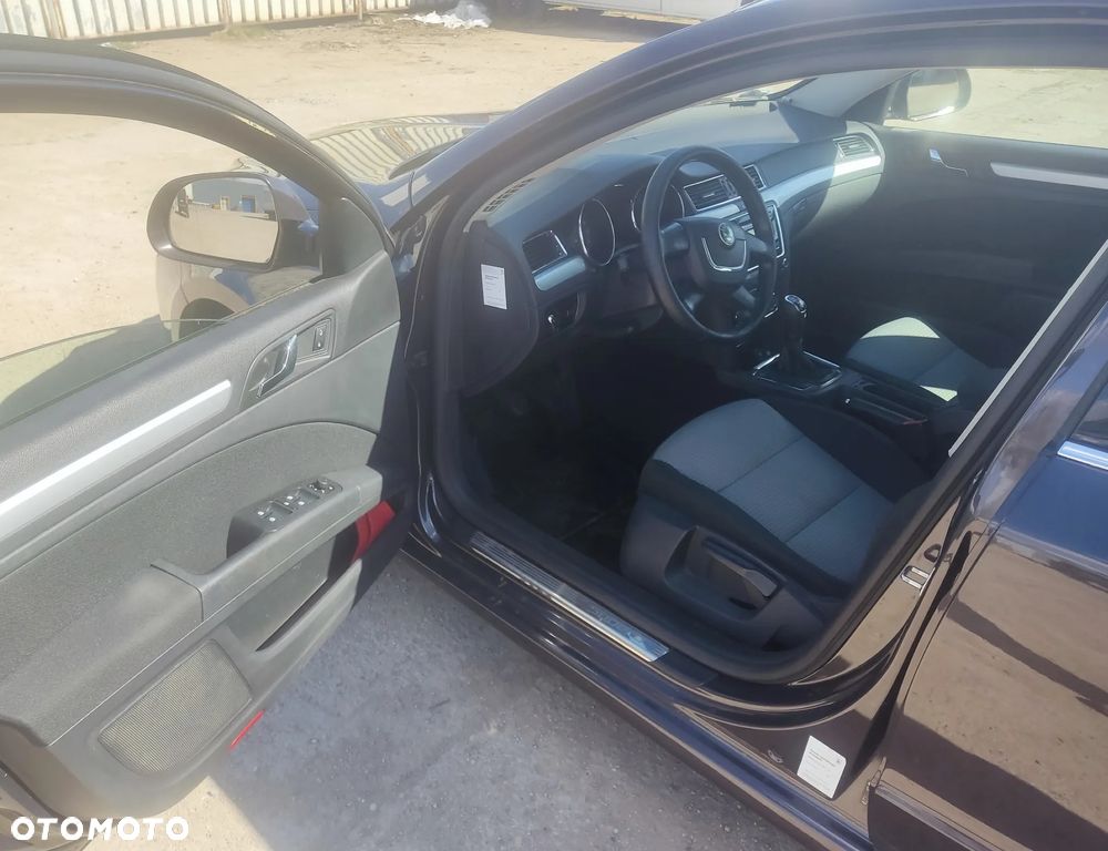 Skoda Superb 2.0 TDI Comfort - 23