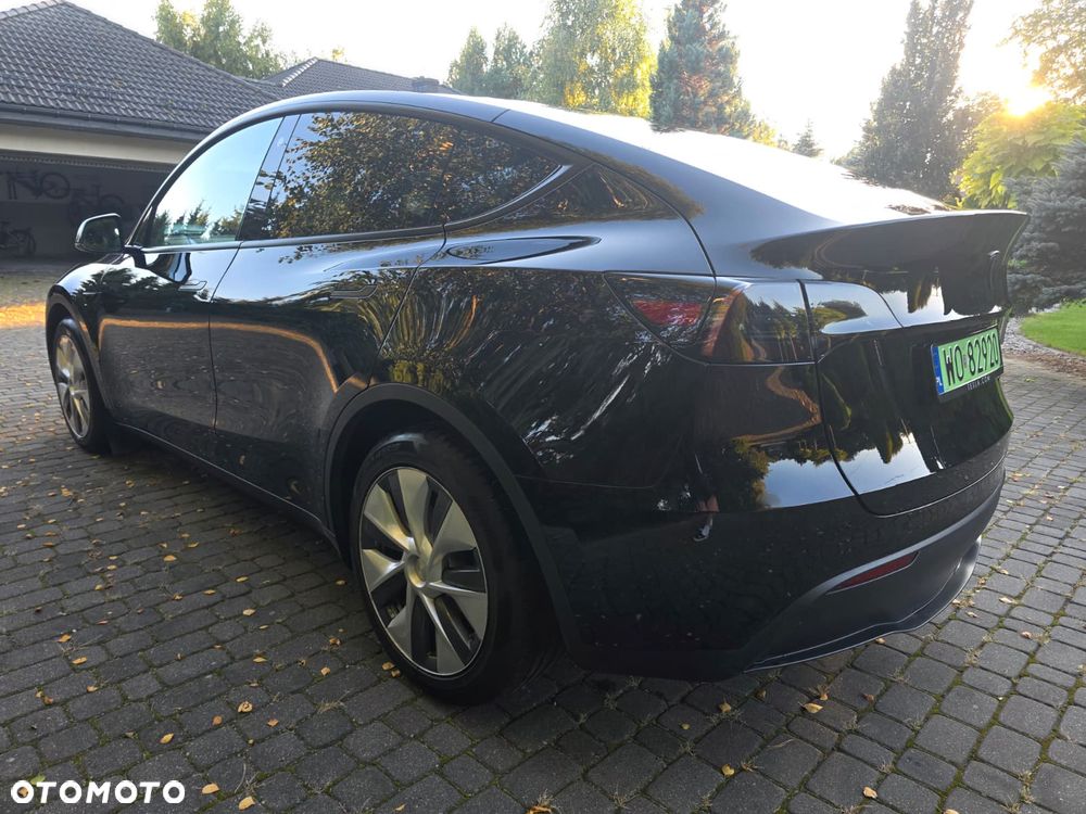 Tesla Model Y Long Range AWD - 7