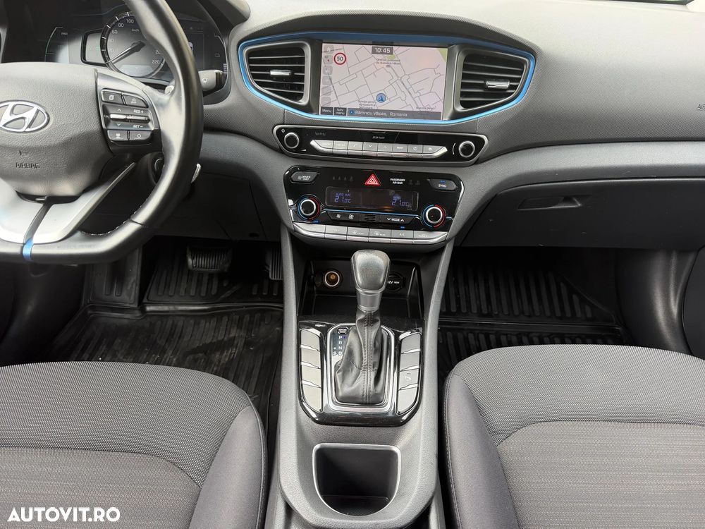 Hyundai IONIQ - 13