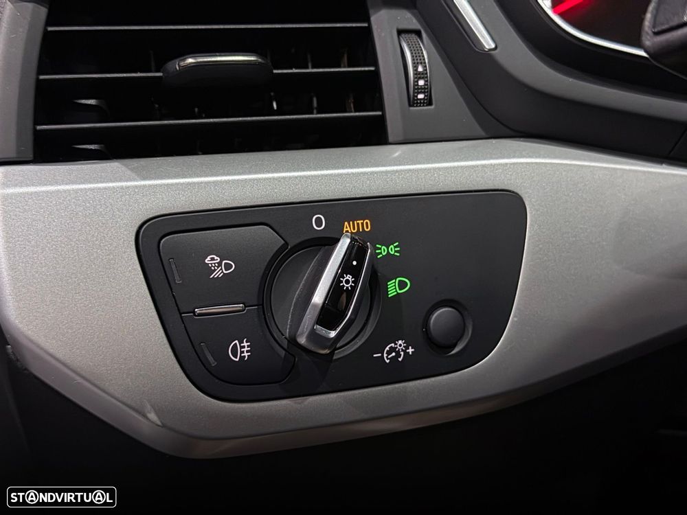 Audi A4 Avant 2.0 TDI ultra S tronic sport - 19