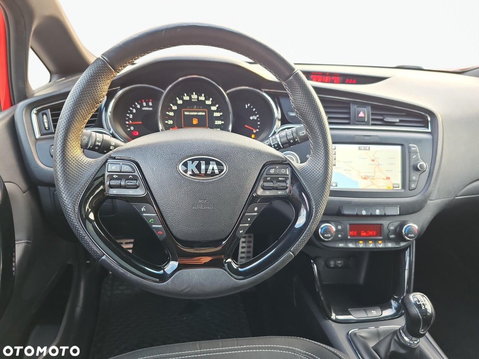 Kia Ceed - 12