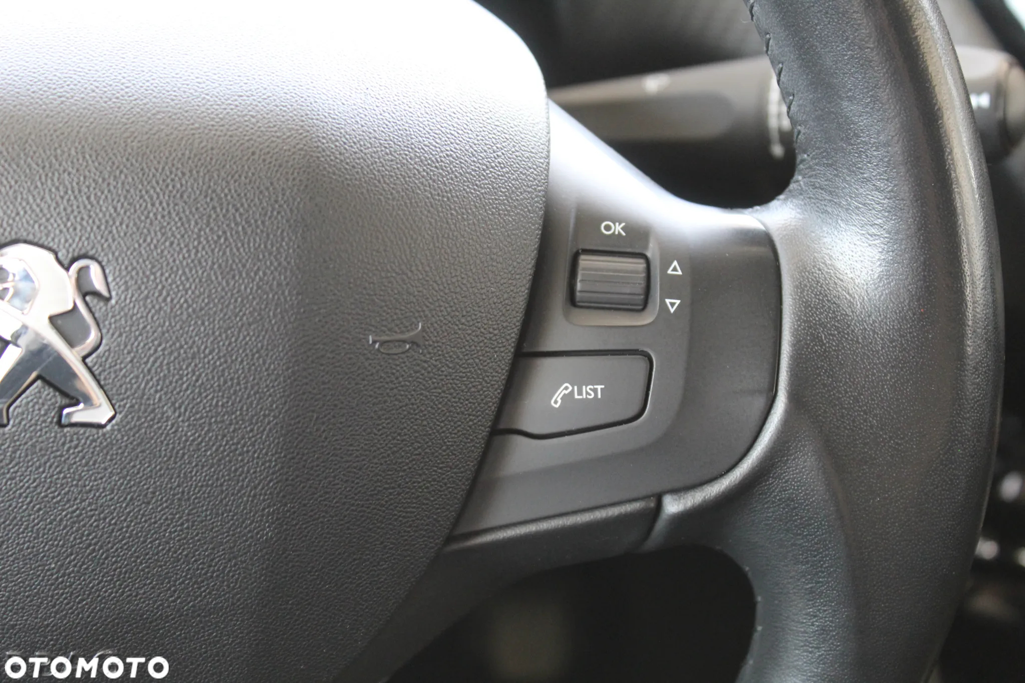 Peugeot 2008 1.2 Pure Tech GPF Style S&S EAT6 - 23