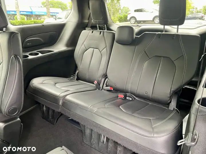 Chrysler Pacifica - 15