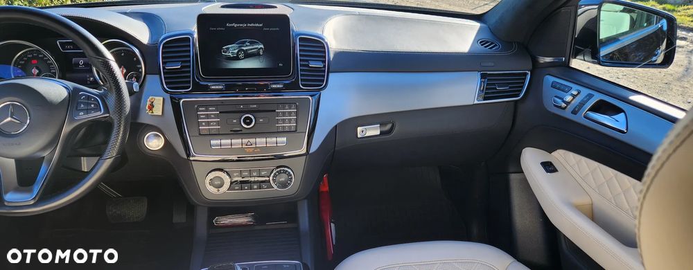 Mercedes-Benz GLE - 36