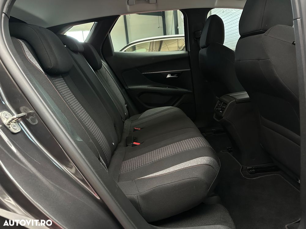 Peugeot 3008 1.2 PureTech Turbo S&S EAT8 Active - 24