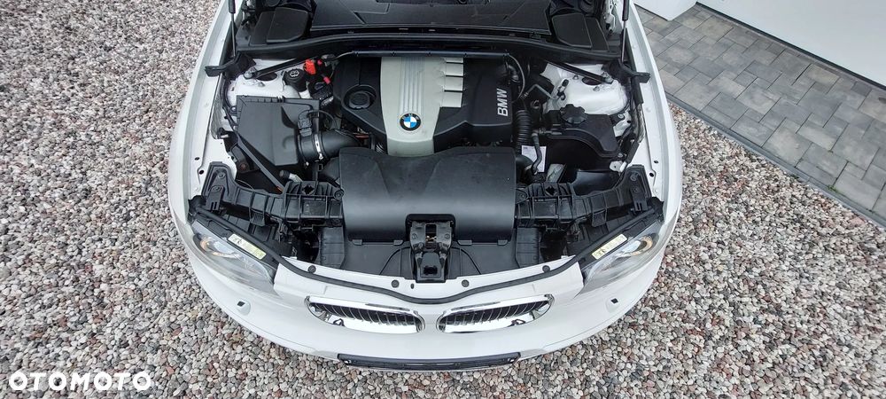 BMW Seria 1 120d - 32