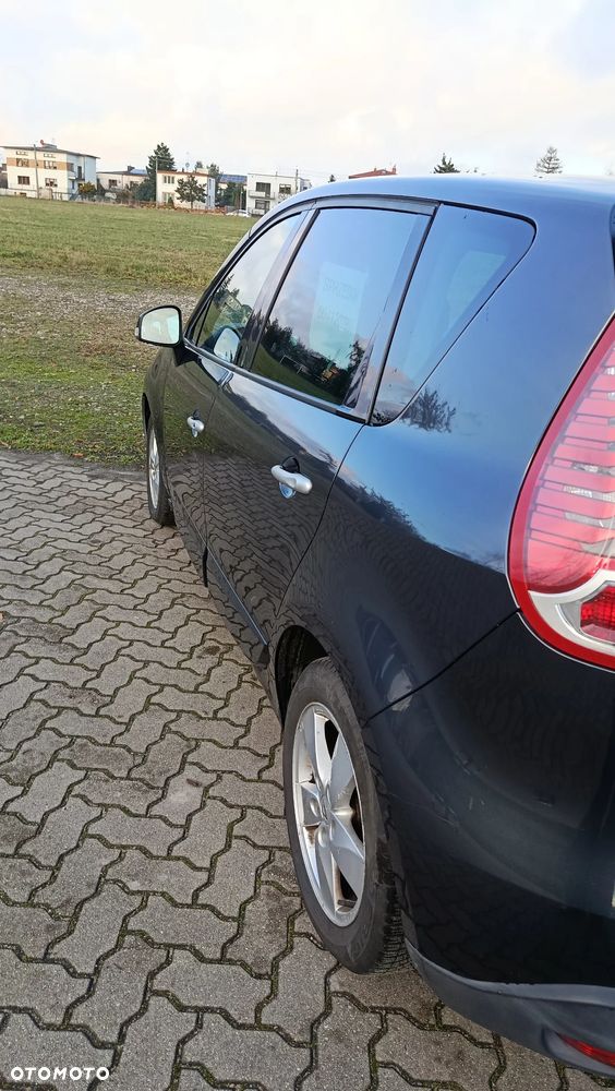 Renault Scenic 1.9 dCi FAP Privilege - 9