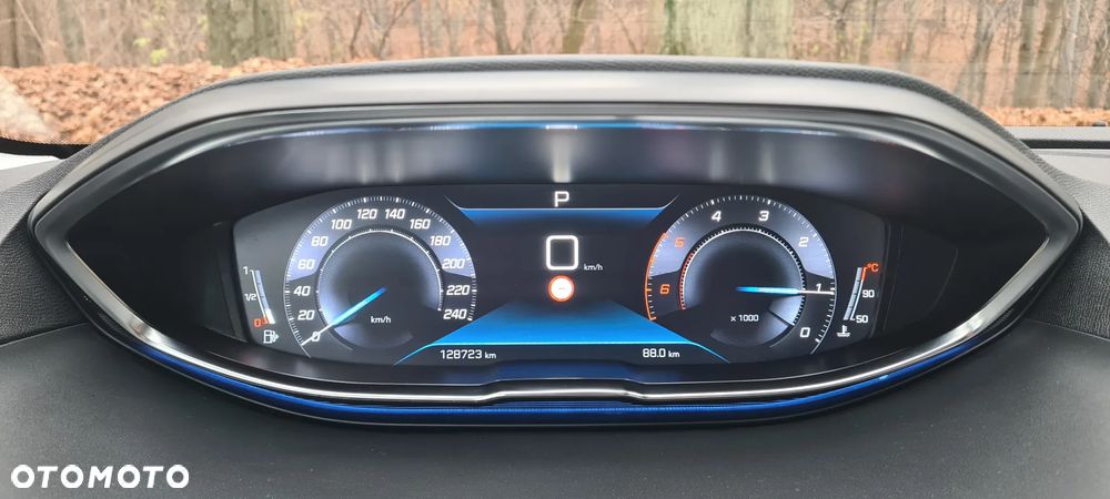 Peugeot 3008 1.5 BlueHDi Allure S&S EAT8 - 26