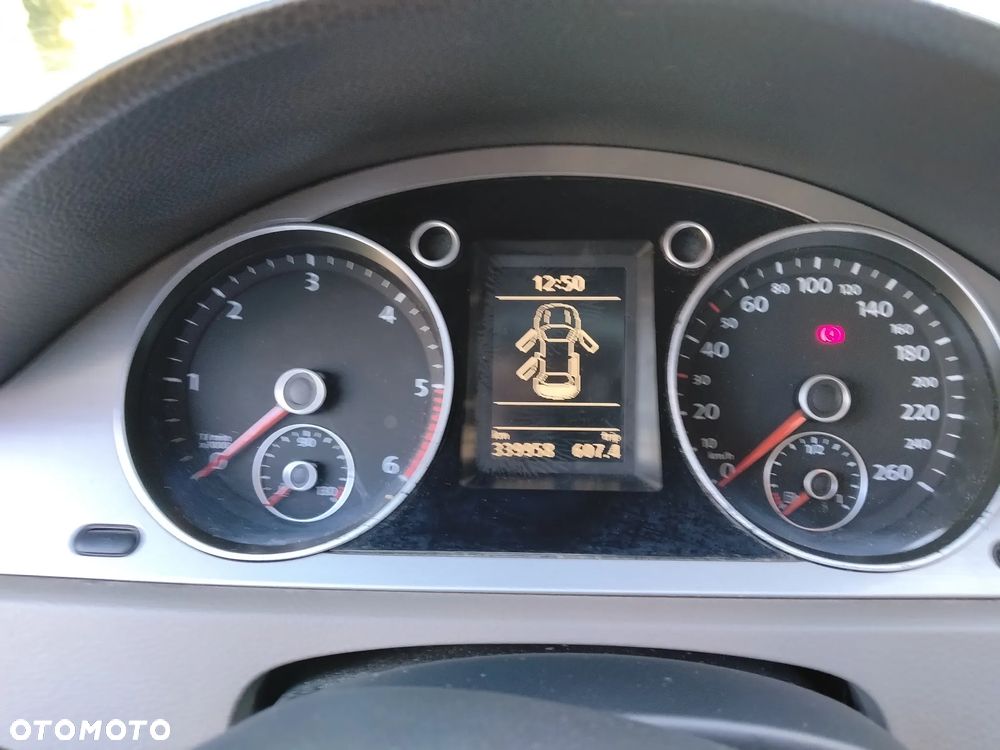 Volkswagen Passat - 18