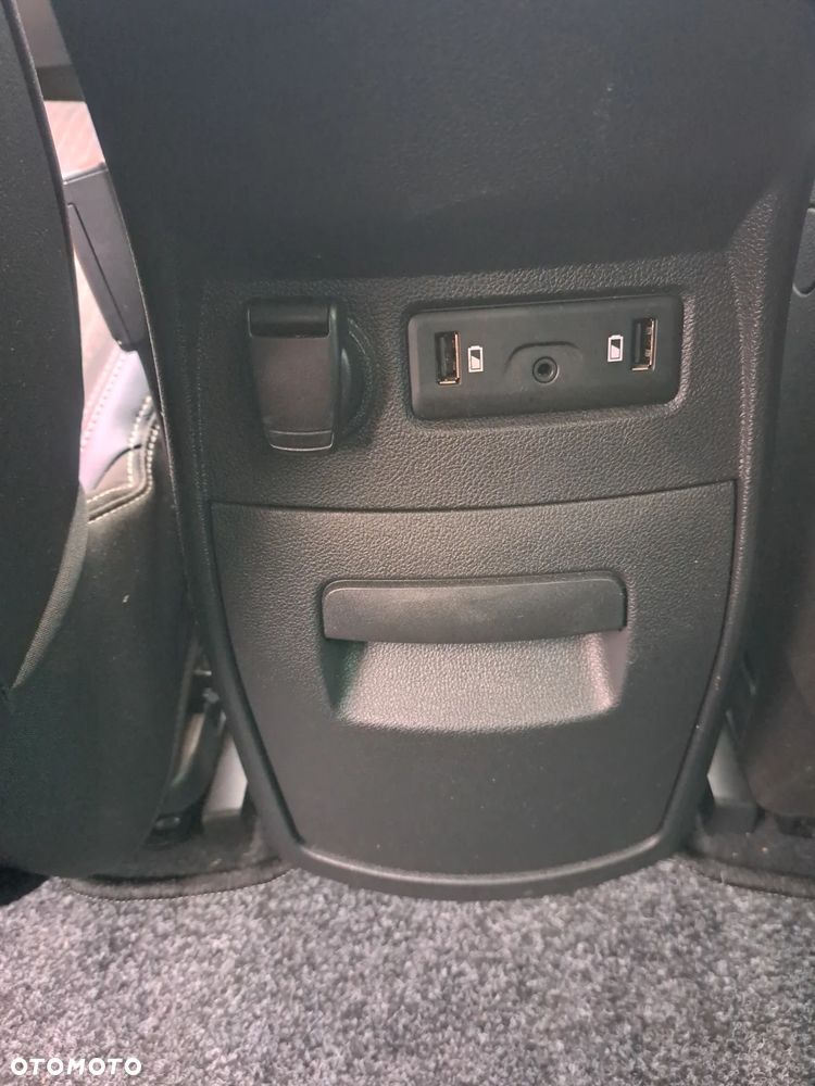 Renault Scenic TCe 140 GPF EDC BUSINESS EDITION - 27