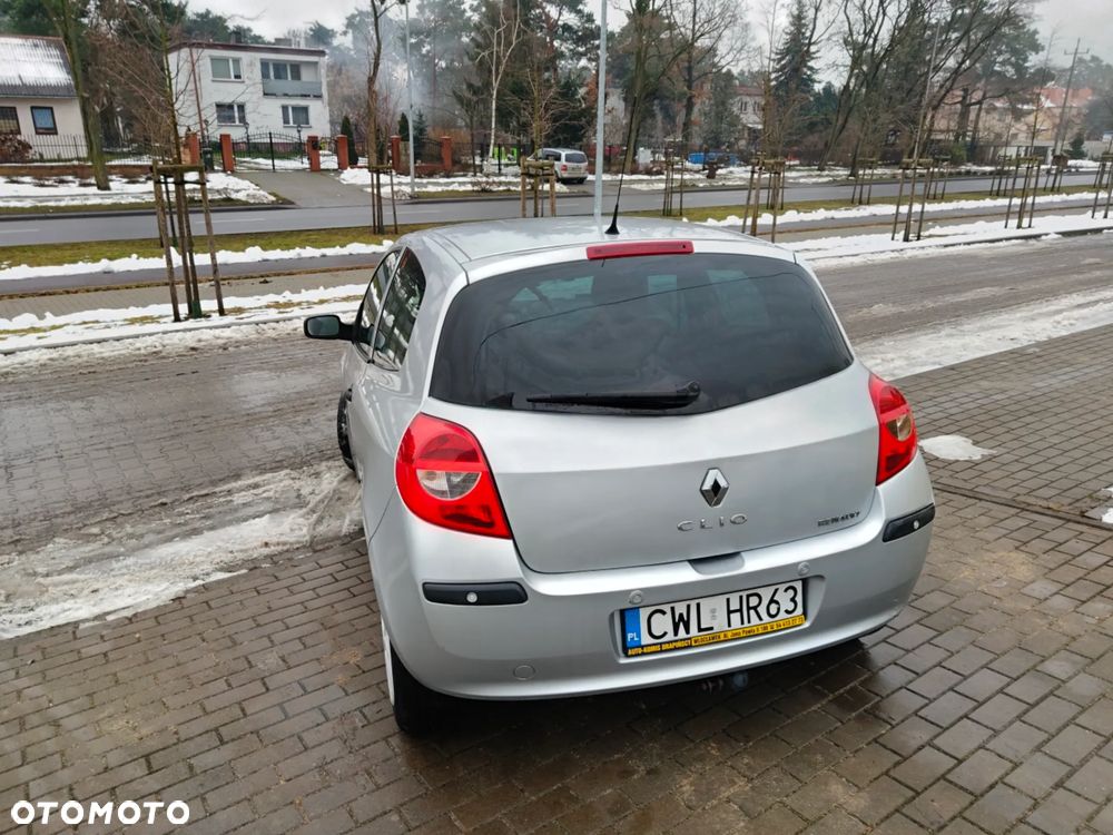 Renault Clio 1.2 16V 75 Expression - 14