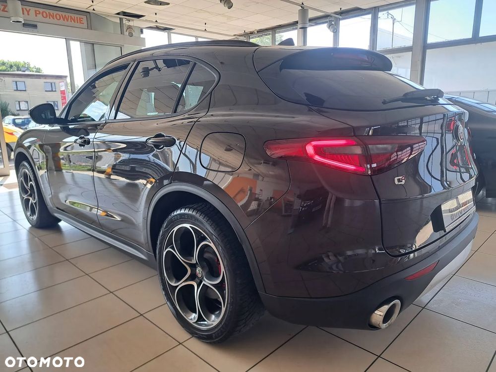 Alfa Romeo Stelvio 2.0 Turbo Executive Q4 - 4