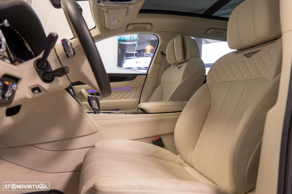 Bentley Bentayga W12 Mulliner - 11