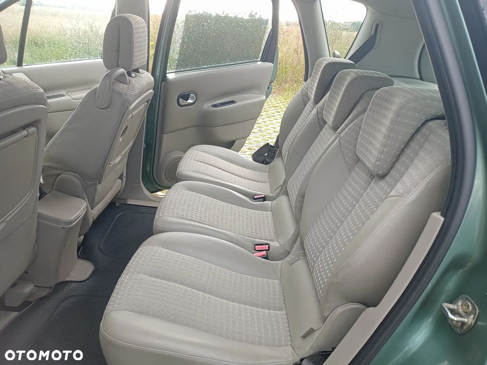 Renault Scenic 1.6 Confort Privilege - 17
