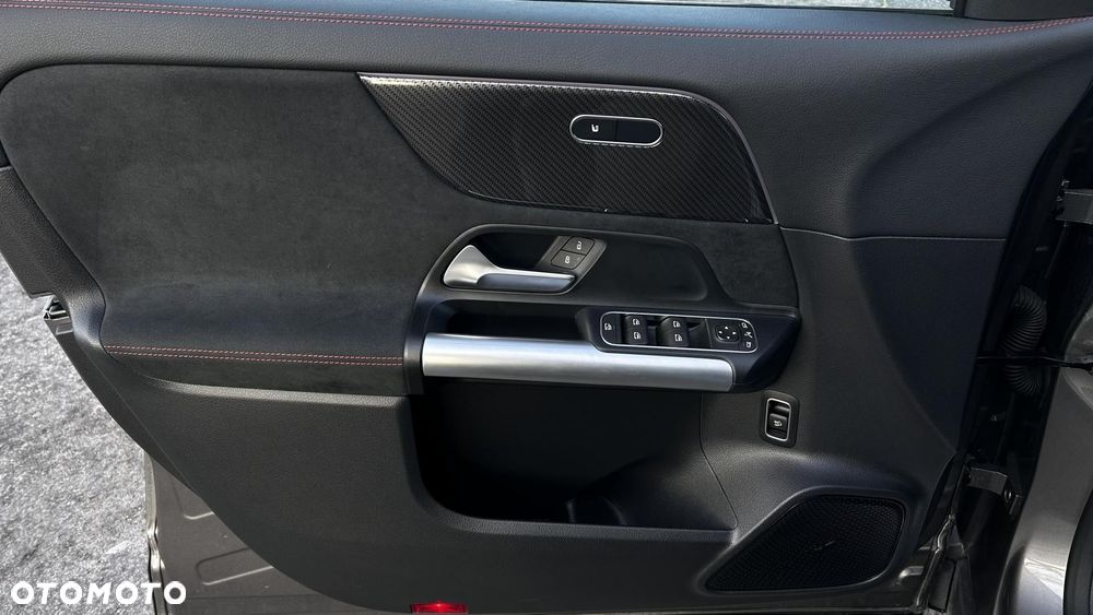 Mercedes-Benz GLA 200 AMG Line - 8