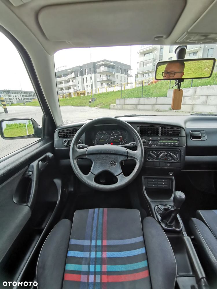 Volkswagen Golf 1.8 GT Special - 30