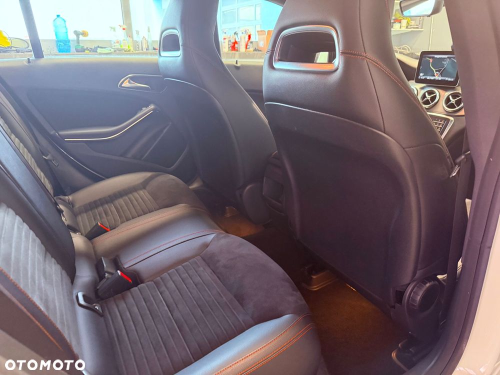 Mercedes-Benz CLA 200 d 7G-DCT AMG Line - 18