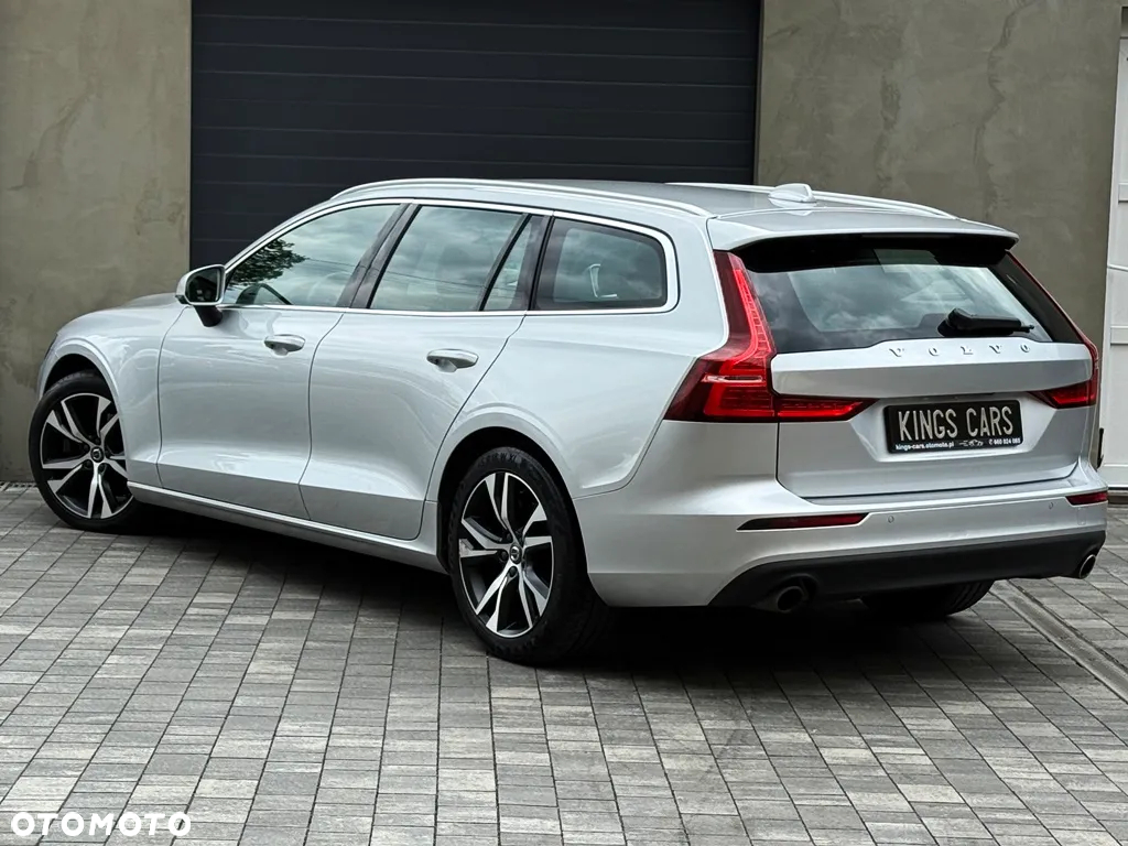Volvo V60 B3 B DKG Momentum - 3