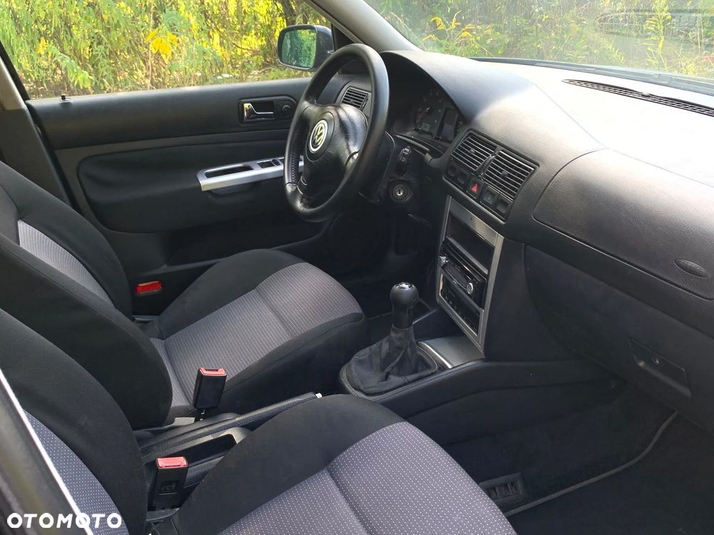 Volkswagen Golf 1.6 Comfortline - 12