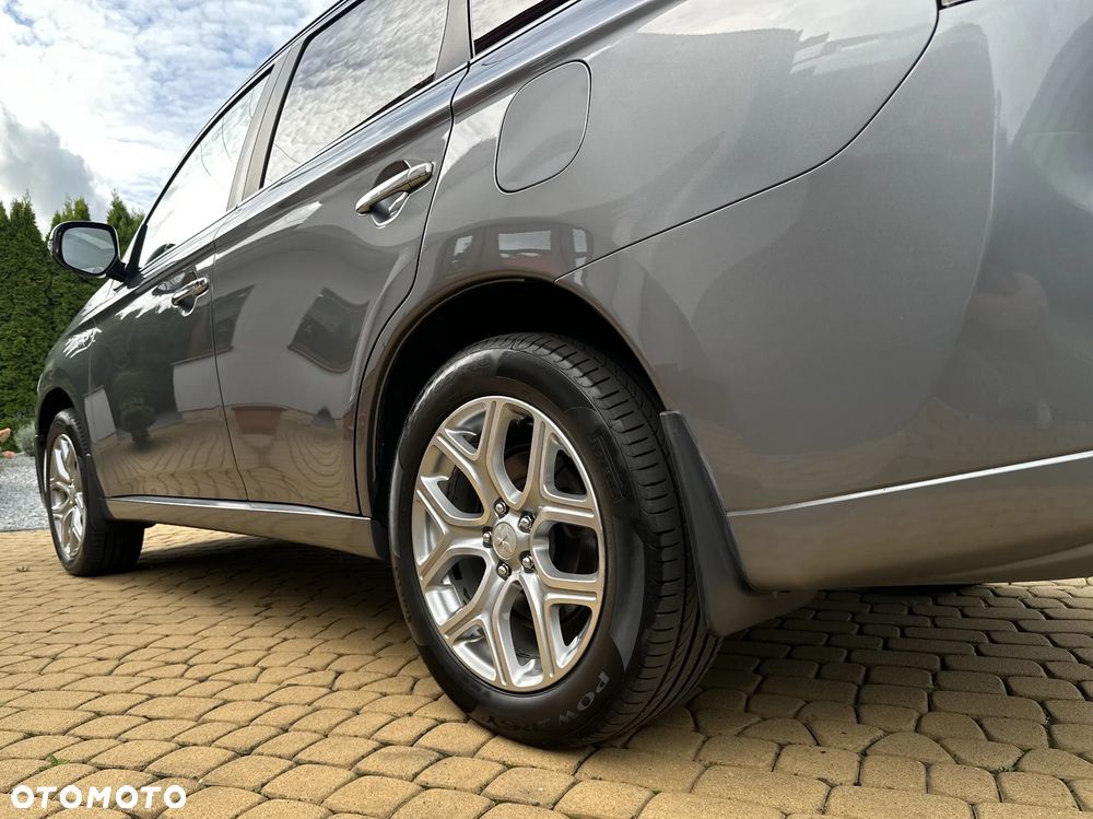 Mitsubishi Outlander - 7