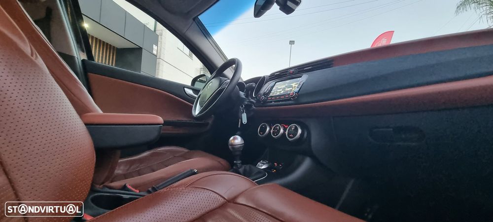 Alfa Romeo Giulietta 1.6 JTDm Sprint Speciale J18 - 20